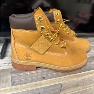 Timberland Brown and Tan Interior Detail